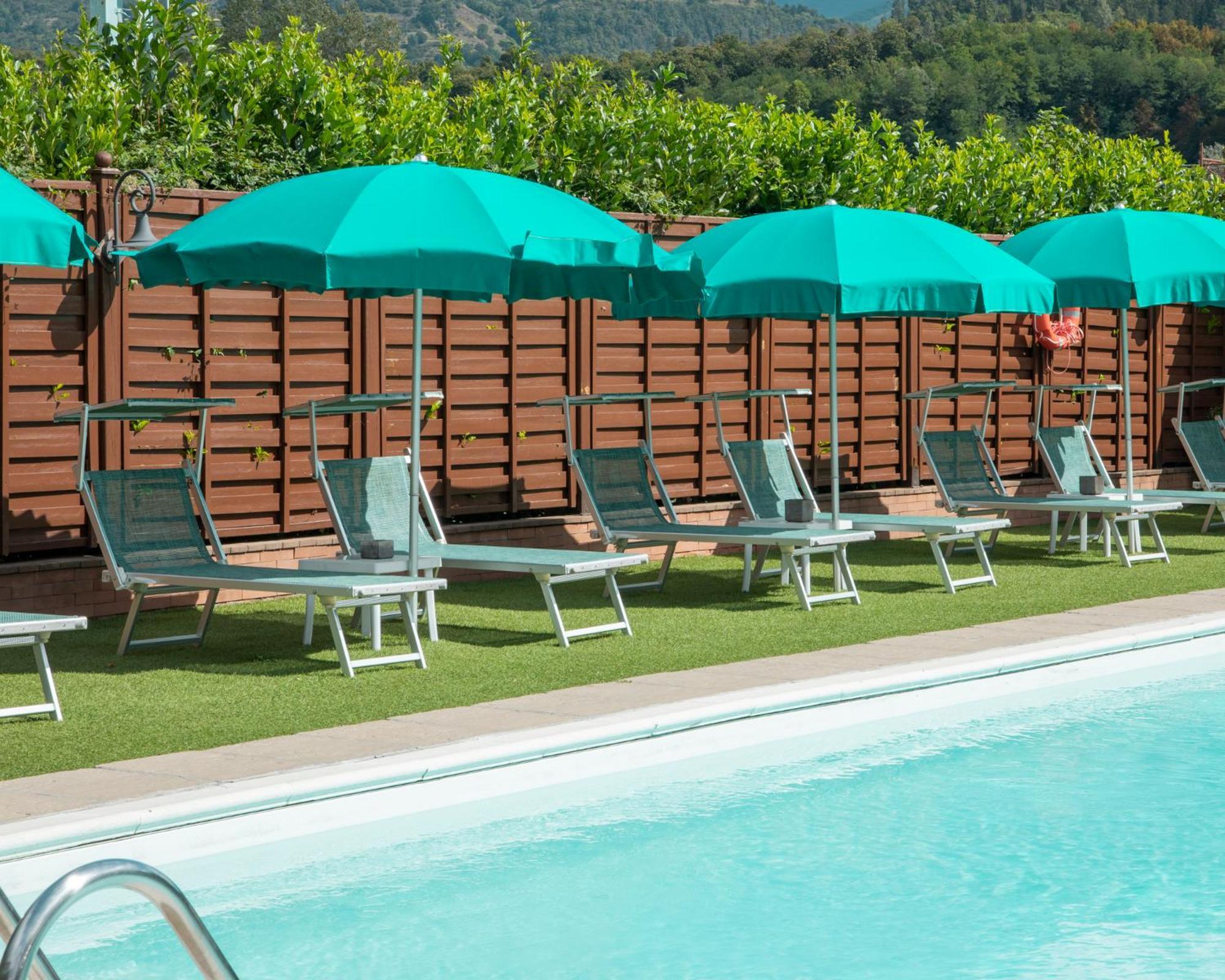 Hotel Ristorante La Lanterna Castelnuovo di Garfagnana Exterior foto